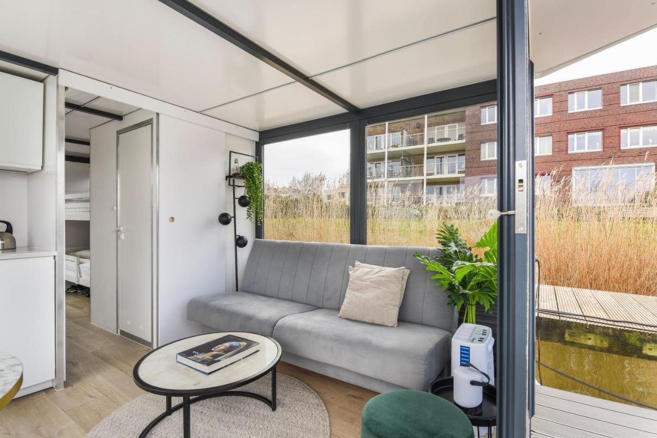 Cosy Tiny Houseboats Near Beach And Restaurants By Weltevreden Experience Zeewolde Esterno foto
