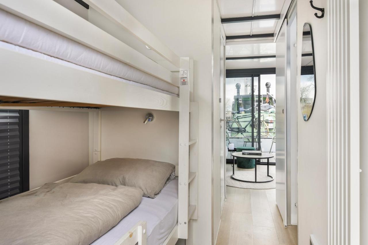 Cosy Tiny Houseboats Near Beach And Restaurants By Weltevreden Experience Zeewolde Esterno foto