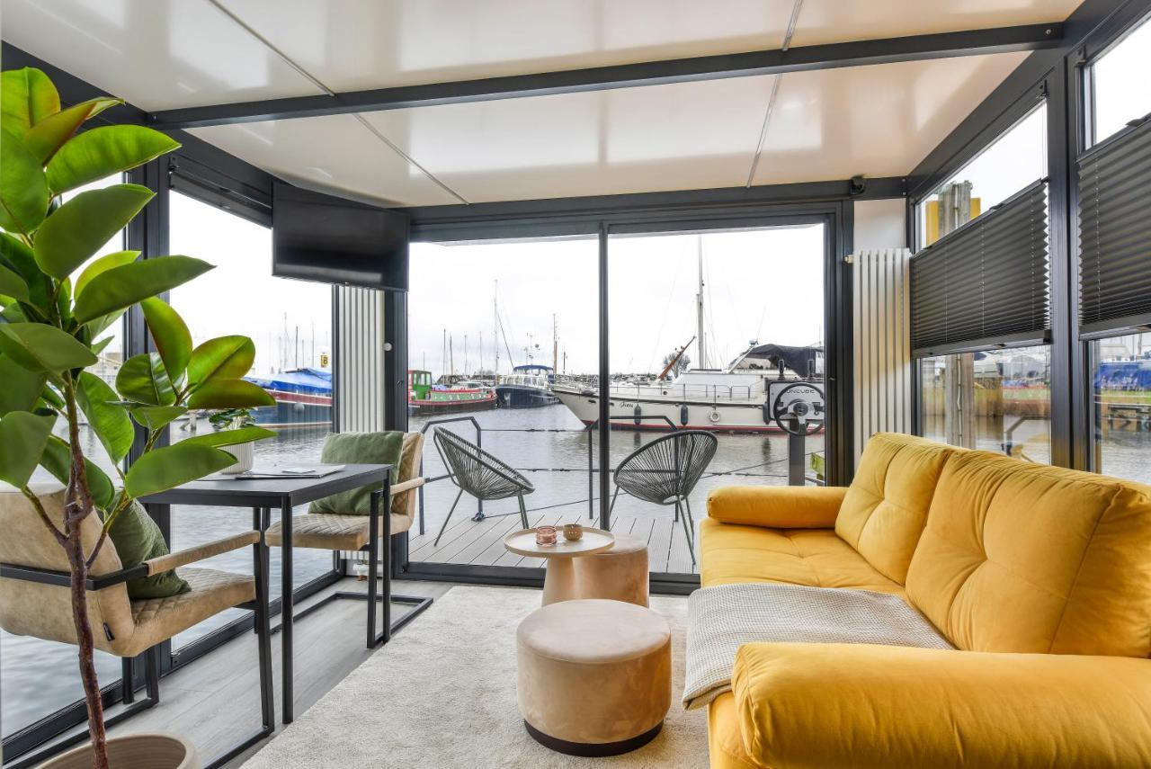 Cosy Tiny Houseboats Near Beach And Restaurants By Weltevreden Experience Zeewolde Esterno foto