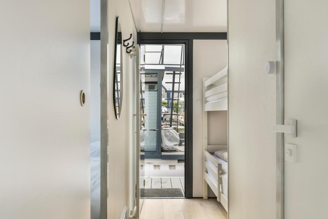 Cosy Tiny Houseboats Near Beach And Restaurants By Weltevreden Experience Zeewolde Esterno foto