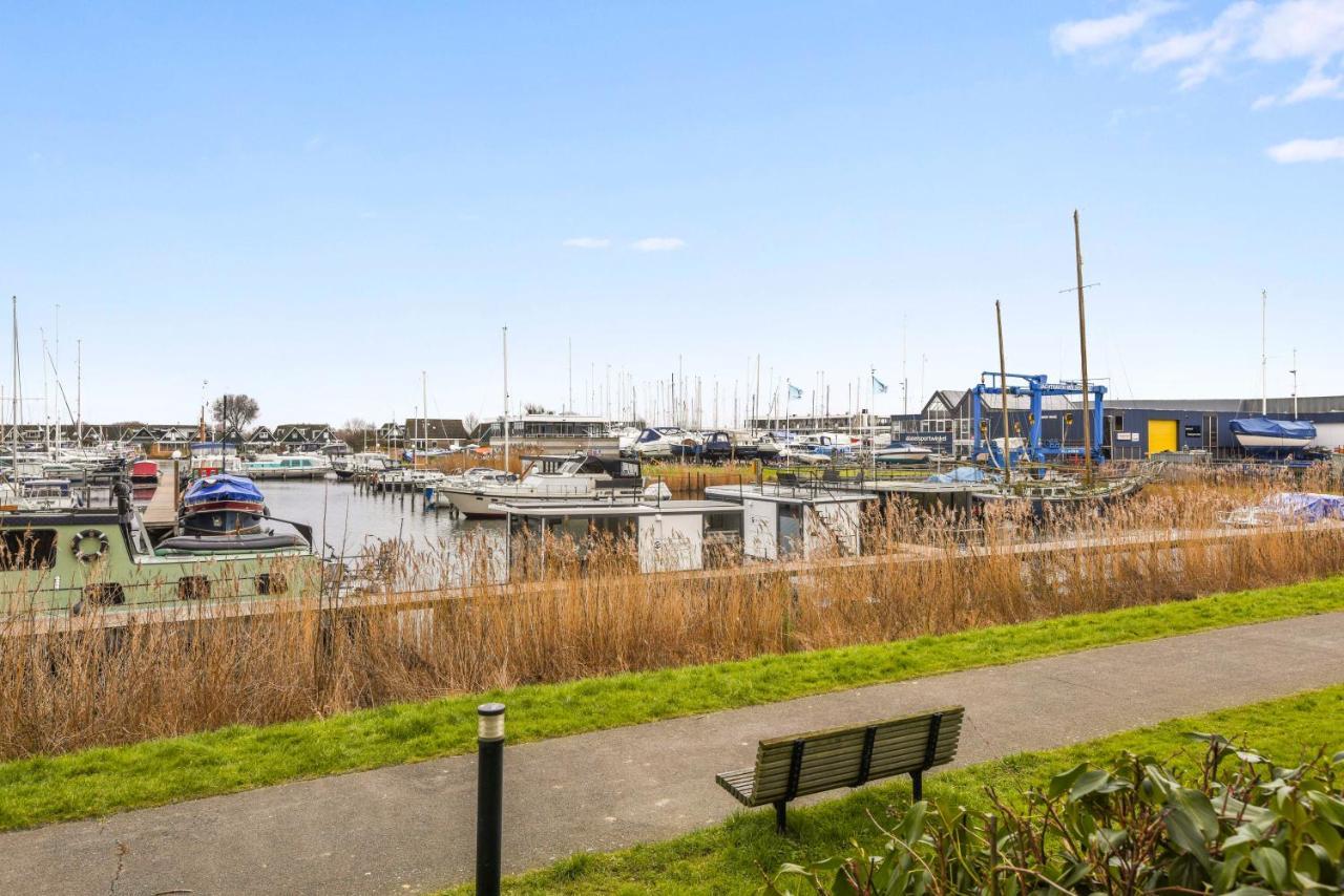 Cosy Tiny Houseboats Near Beach And Restaurants By Weltevreden Experience Zeewolde Esterno foto