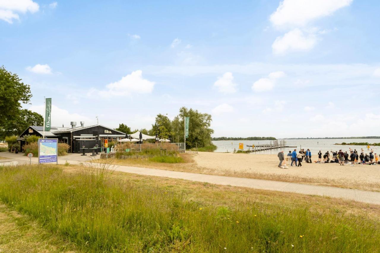Cosy Tiny Houseboats Near Beach And Restaurants By Weltevreden Experience Zeewolde Esterno foto