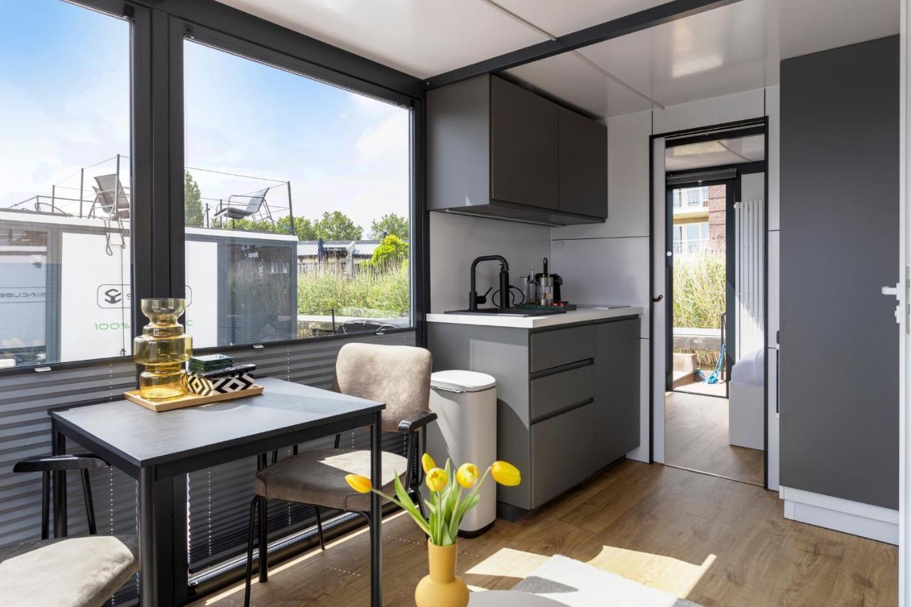 Cosy Tiny Houseboats Near Beach And Restaurants By Weltevreden Experience Zeewolde Esterno foto