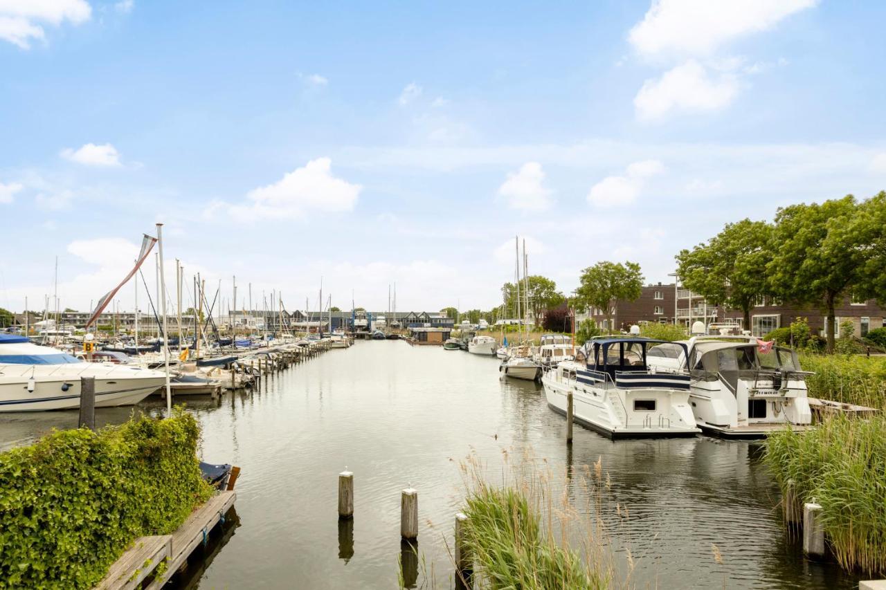 Cosy Tiny Houseboats Near Beach And Restaurants By Weltevreden Experience Zeewolde Esterno foto