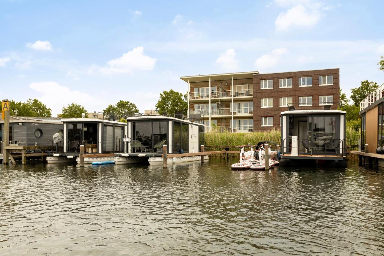 Cosy Tiny Houseboats Near Beach And Restaurants By Weltevreden Experience Zeewolde Esterno foto
