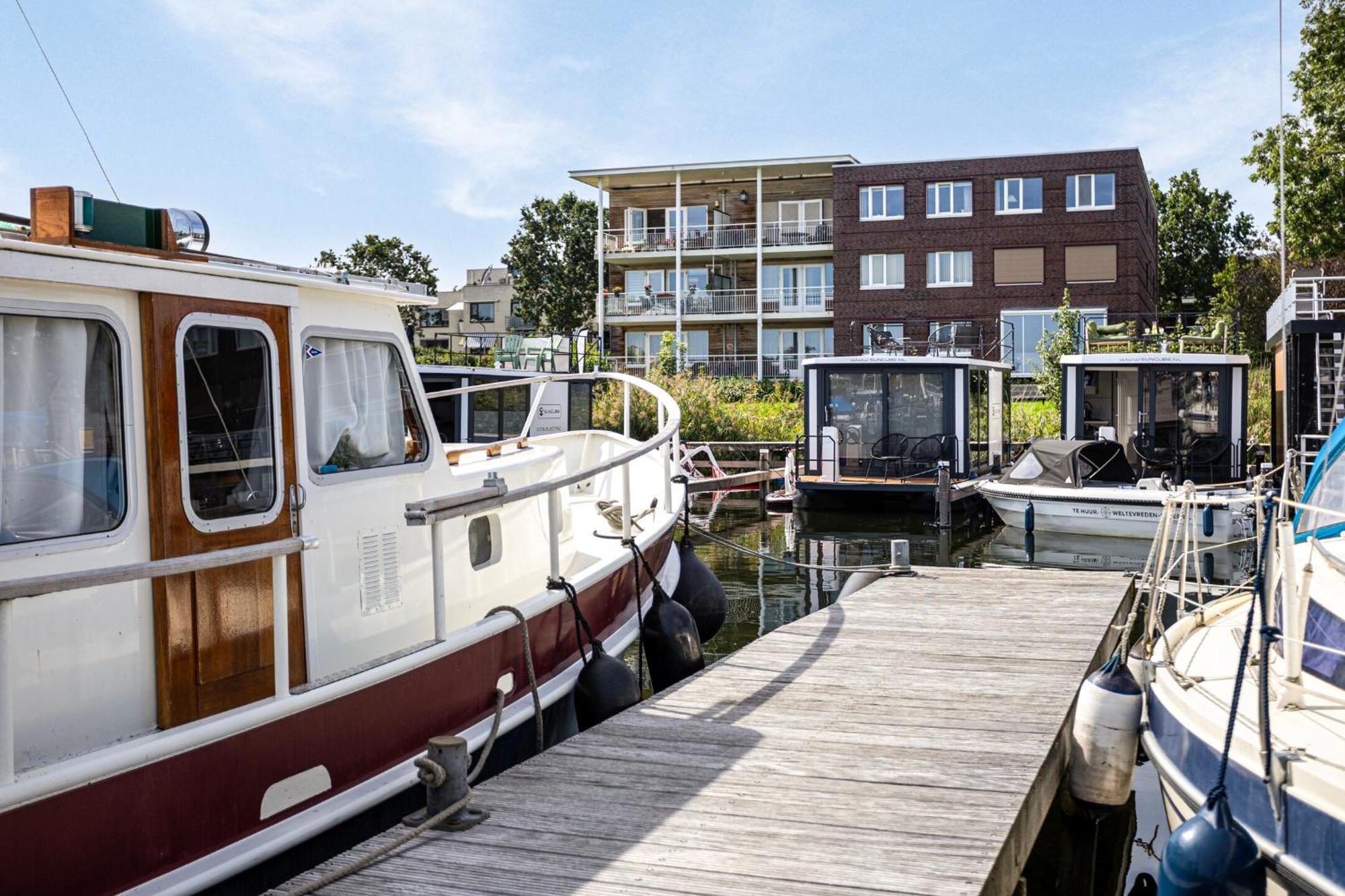 Cosy Tiny Houseboats Near Beach And Restaurants By Weltevreden Experience Zeewolde Esterno foto