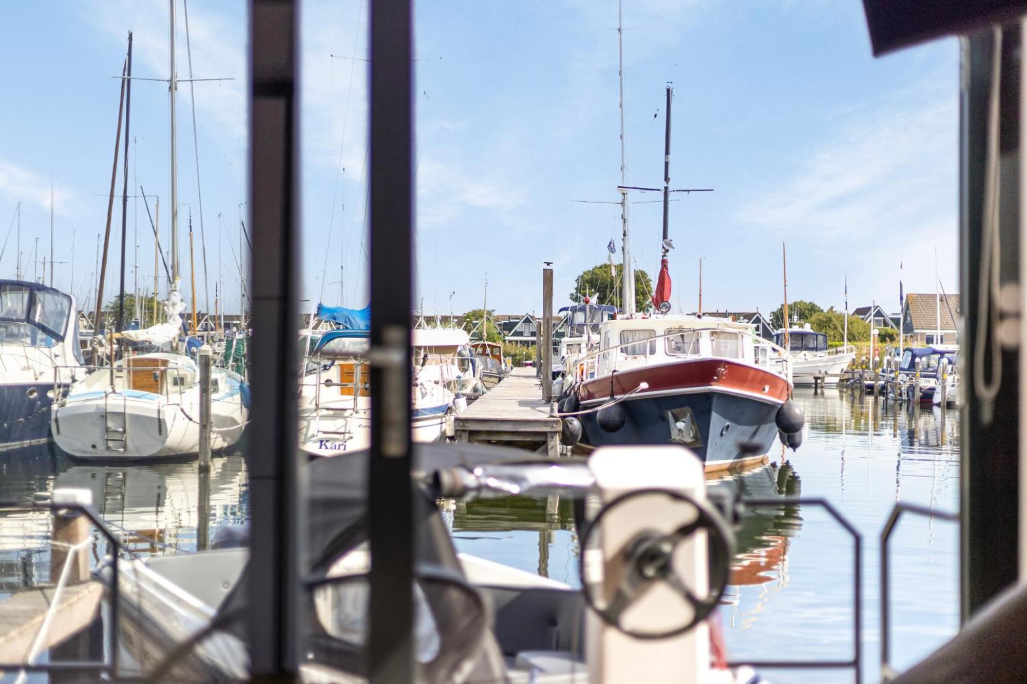 Cosy Tiny Houseboats Near Beach And Restaurants By Weltevreden Experience Zeewolde Esterno foto