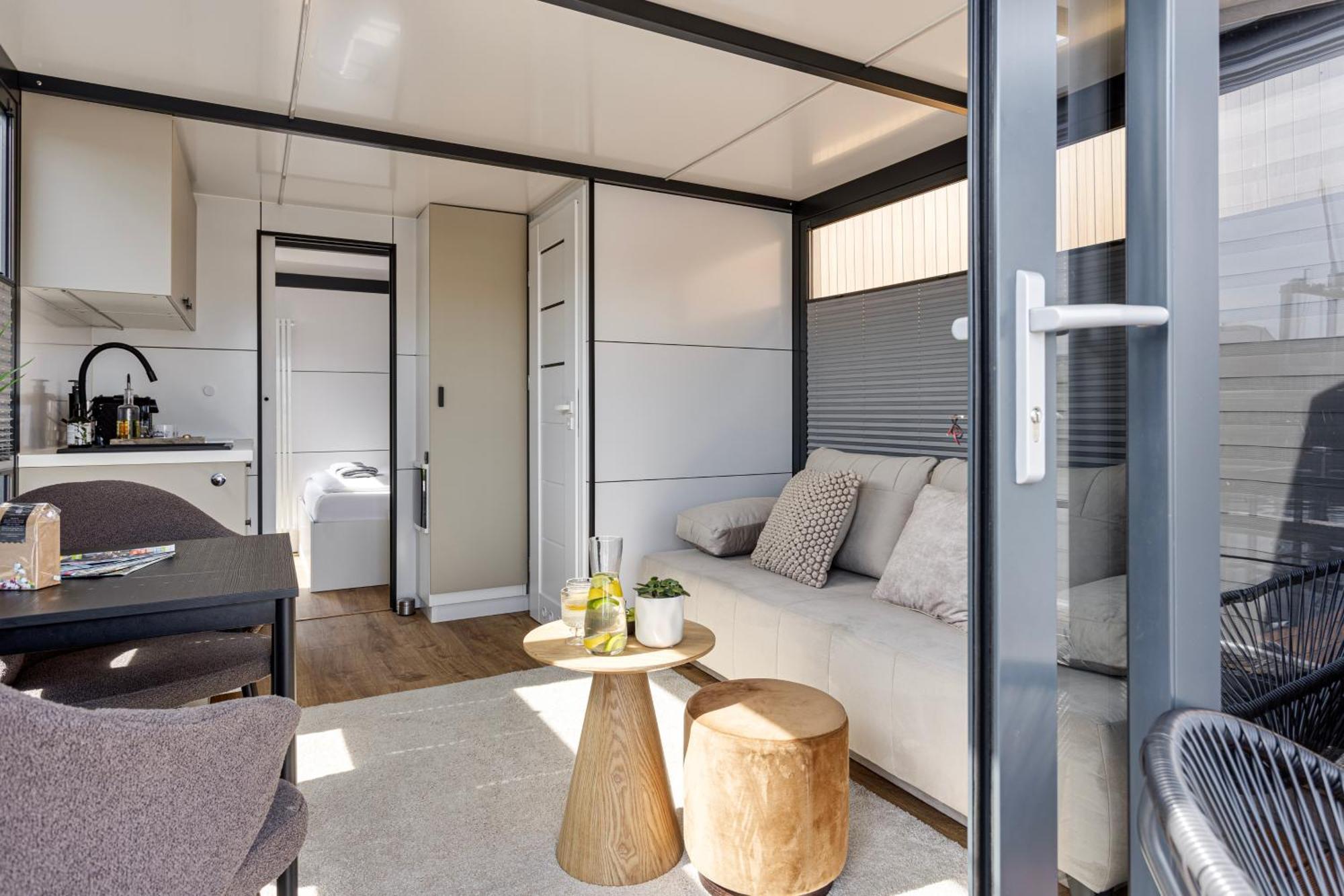 Cosy Tiny Houseboats Near Beach And Restaurants By Weltevreden Experience Zeewolde Esterno foto