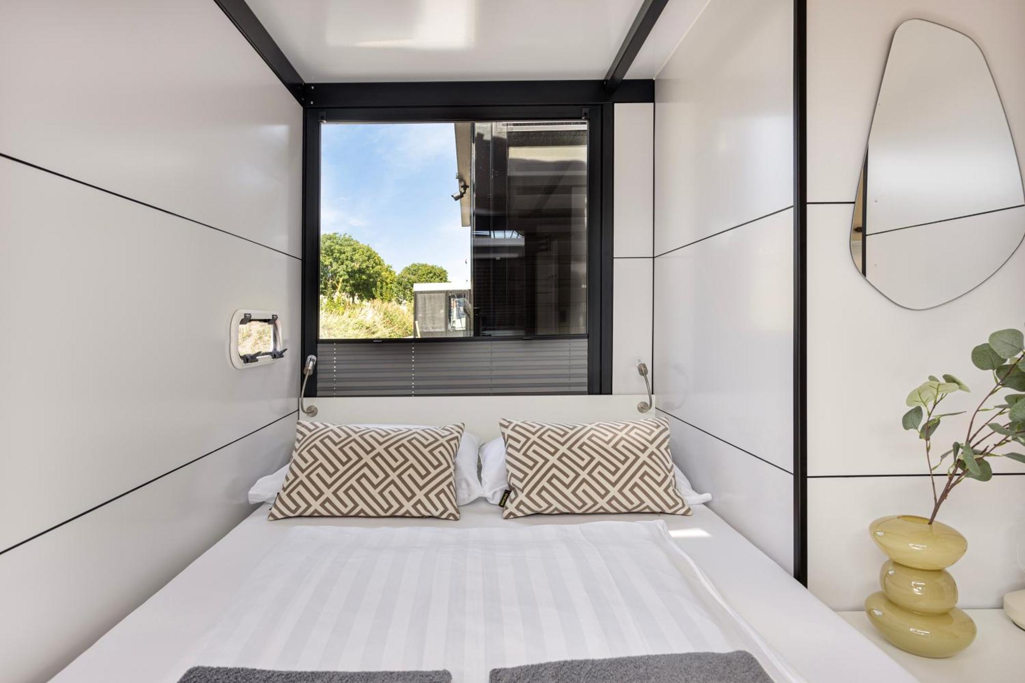 Cosy Tiny Houseboats Near Beach And Restaurants By Weltevreden Experience Zeewolde Esterno foto