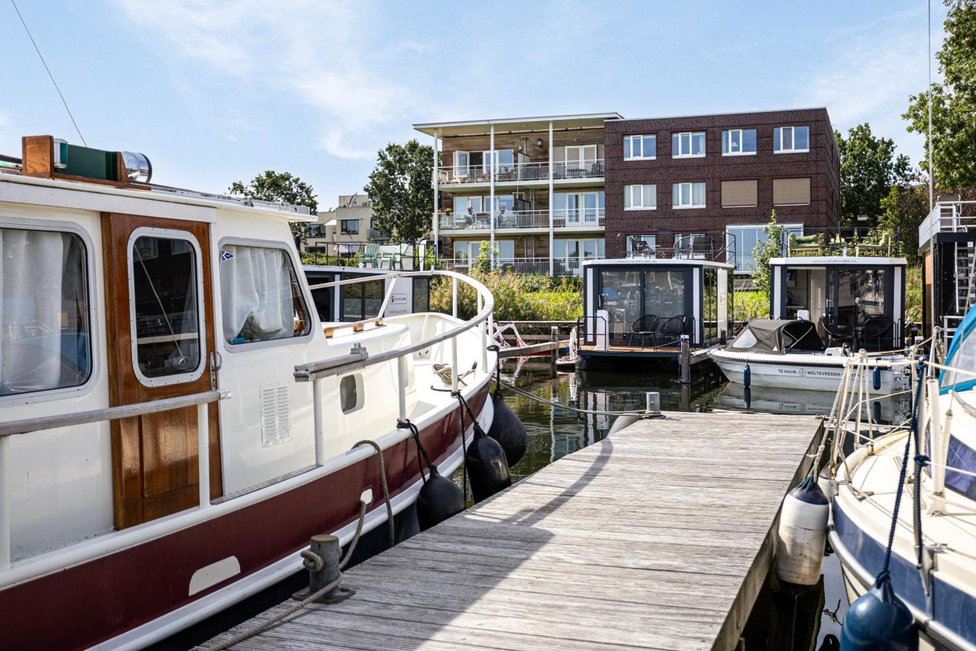 Cosy Tiny Houseboats Near Beach And Restaurants By Weltevreden Experience Zeewolde Esterno foto