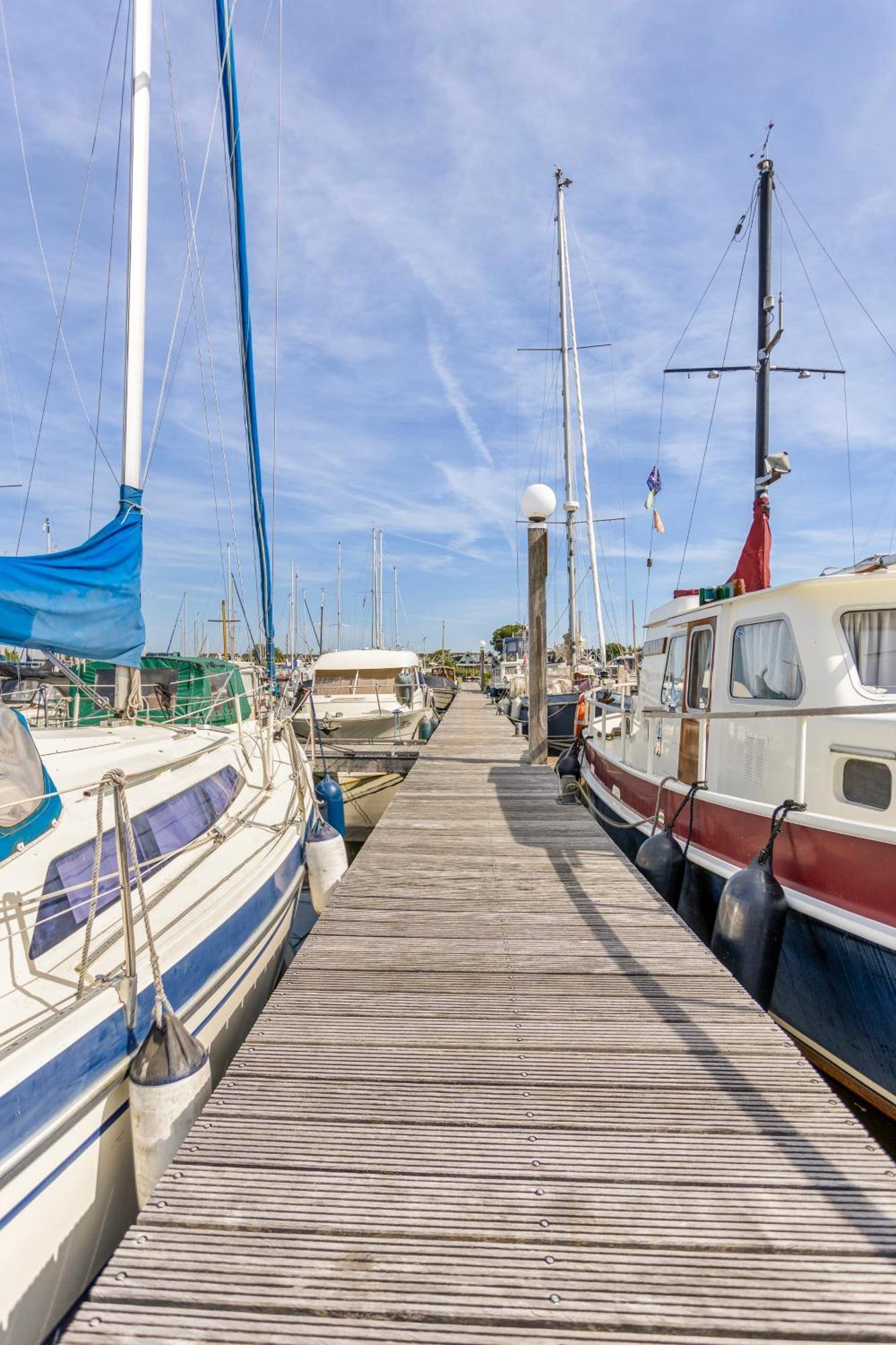 Cosy Tiny Houseboats Near Beach And Restaurants By Weltevreden Experience Zeewolde Esterno foto
